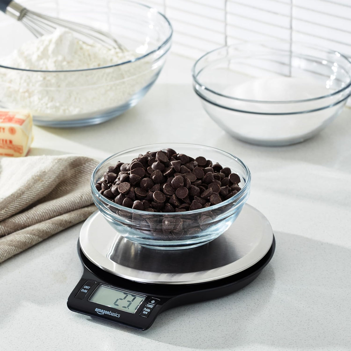 Amazon Basics Digital Food Scale with Multiple Units – Budget-Friendly Present for the Health-Conscious Home Cook, 11 lb Max
