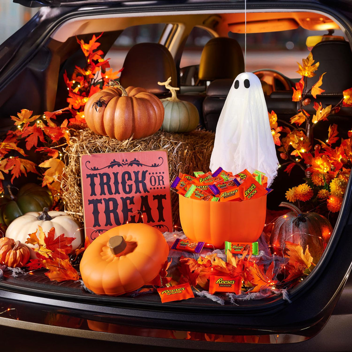 Reese's Halloween Candy Variety in Reusable Pumpkin Bowl – Seasonal Fall Home Decor for Mantel and Entryway Styling